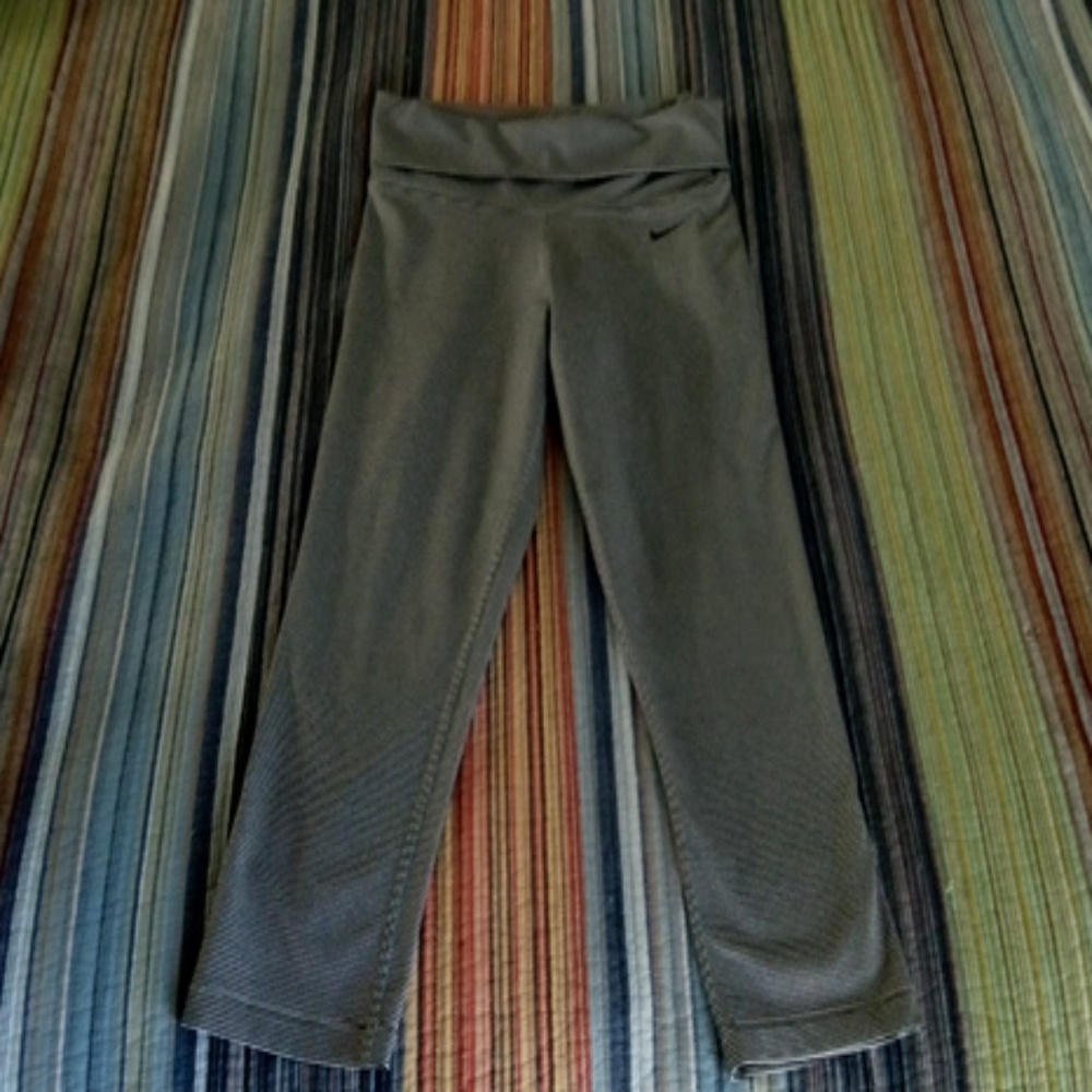 Nike striped capri